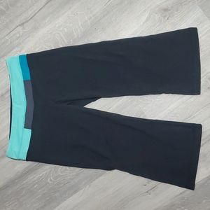 Lululemon black capris with blue waistband